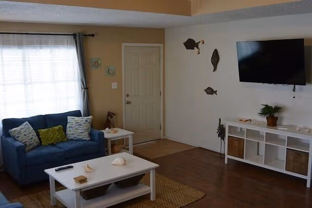 Condo, 4 Bedrooms, Kitchen (1 room without a door)