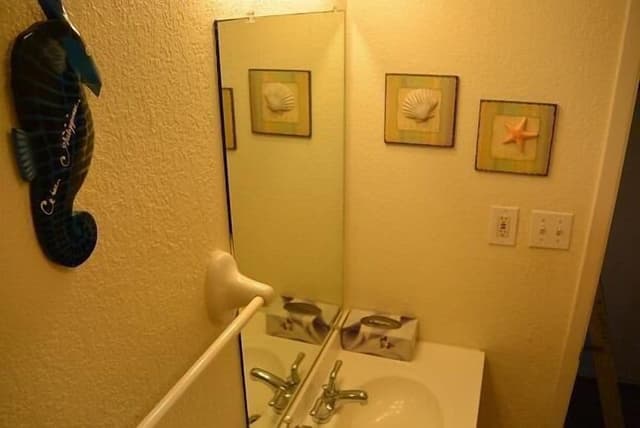 Condo, 4 Bedrooms, Kitchen (1 room without a door)