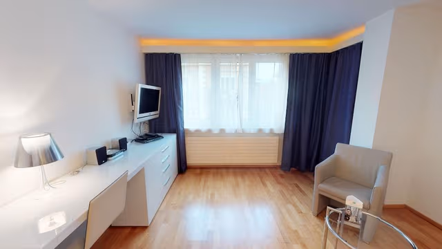Studio Apartment Senior