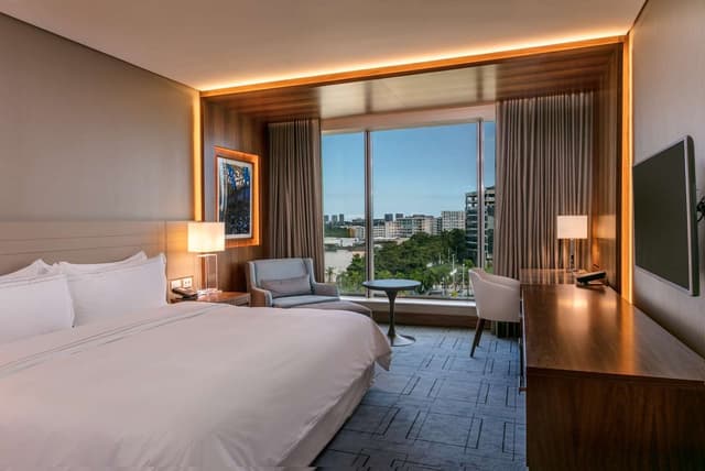 1 KING BED EXECUTIVE ROOM
