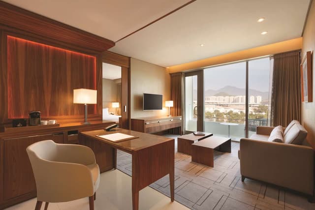 1 KING BED 1 BEDROOM CLASSIC SUITE