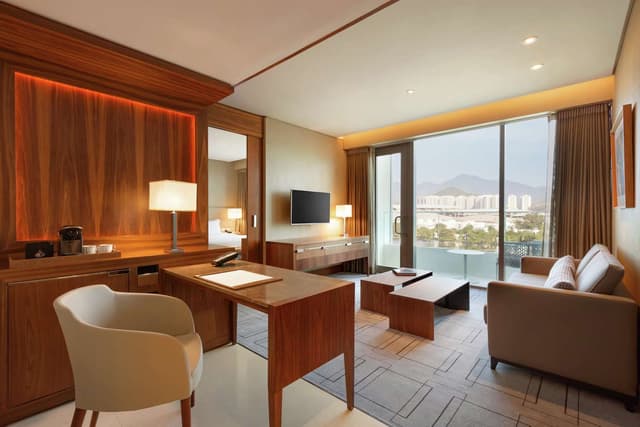 1 KING BED 1 BEDROOM CLASSIC SUITE