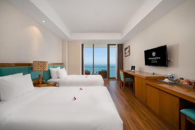 Premier Twin with Balcony - Ocean View