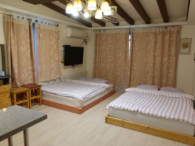 Family Single Room, 2 Double Beds