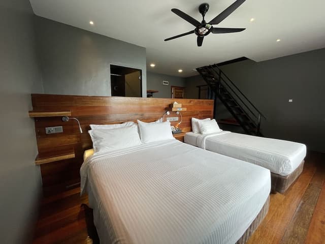 Twin Room All Meals and Boat Transfers Included