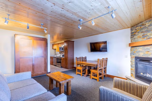 Superior Condo, 1 Bedroom, Fireplace, Mountain View