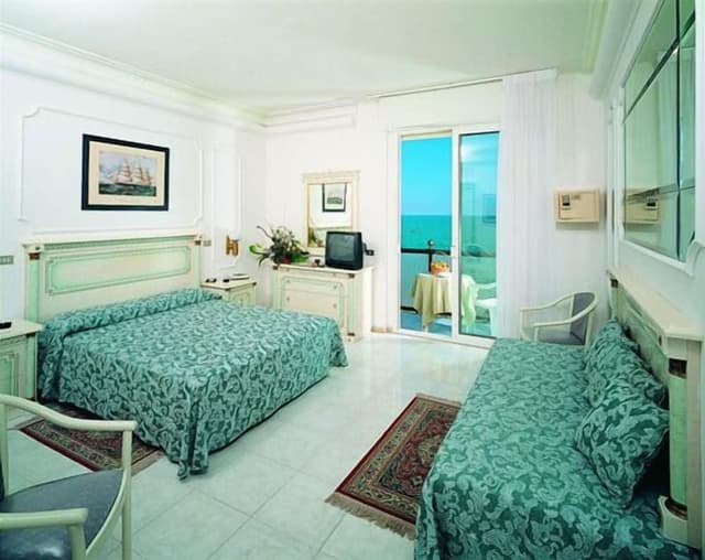 Triple Room, Partial Sea View (Silver Plus)