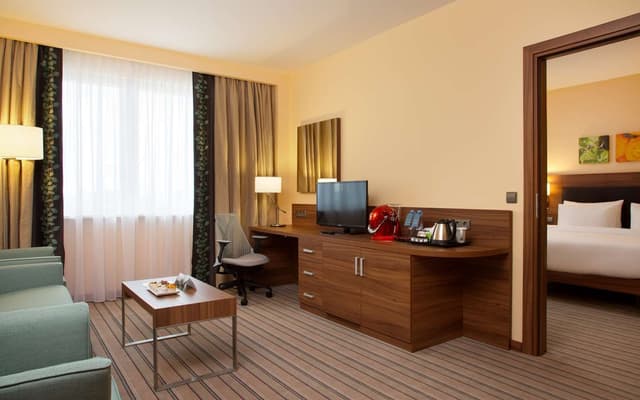KING ONE BEDROOM SUITE
