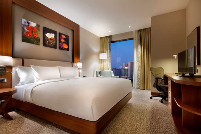 KING ROOM