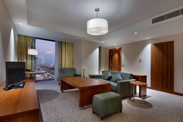 KING ONE BEDROOM SUITE