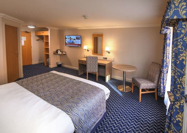 Standard Double Room Single Use, 1 King Bed
