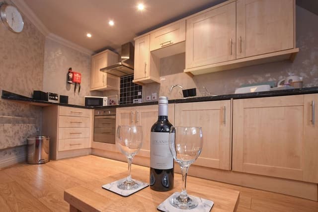 One Bed Apt.(Dbl) Sleep 2 (A1/A4/A7/A10) - No lift or accessible facilities (Annex)