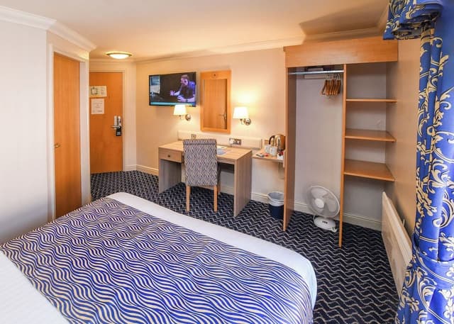 Standard Double Room Single Use, 1 King Bed