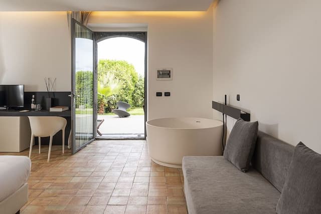 Exclusive Double or Twin Room, Multiple Beds, Bathtub, Courtyard Area