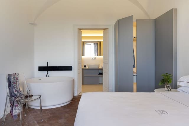 Exclusive Double or Twin Room, Multiple Beds, Bathtub, Courtyard Area