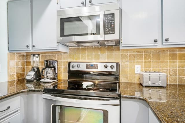 Condo, 1 King Bed with Sofa bed (Maravilla 2111)
