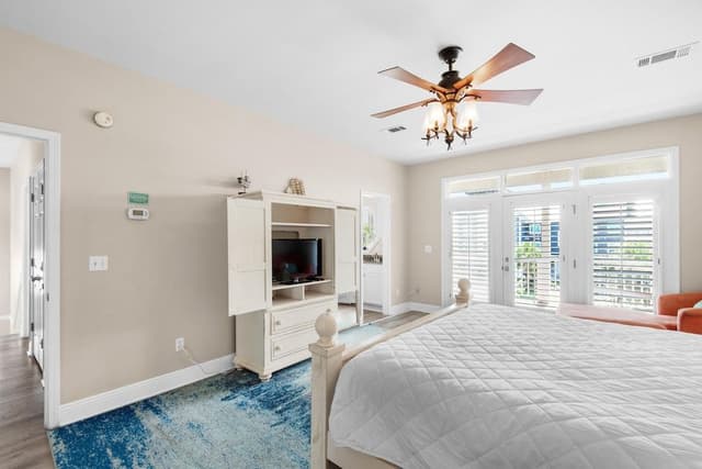 House, Multiple Beds (Ocean Breezes)
