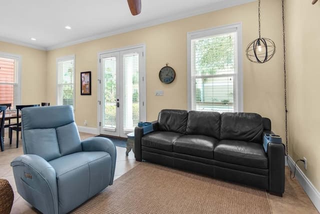 House, Multiple Beds (Happily Ever After)
