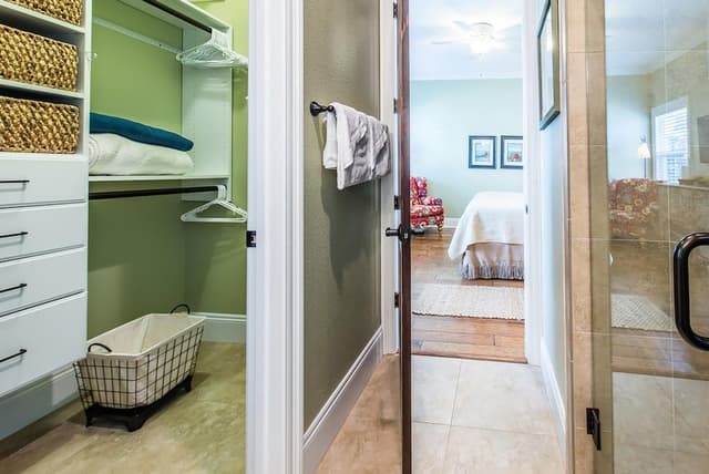 House, Multiple Beds (Happily Ever After)