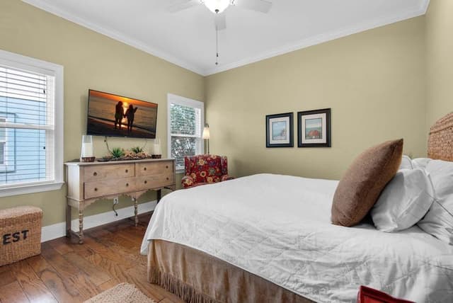 House, Multiple Beds (Happily Ever After)