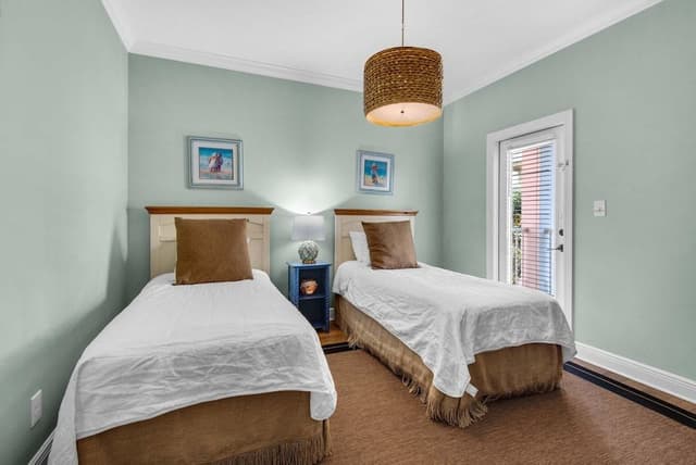 House, Multiple Beds (Happily Ever After)