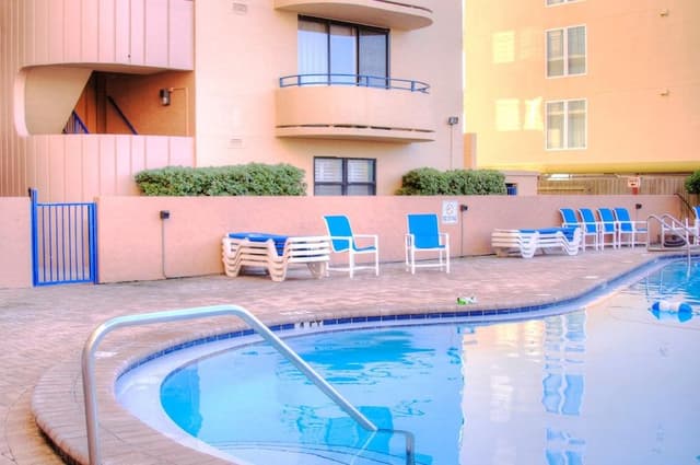 Condo, Multiple Beds (Nautilus 1102)