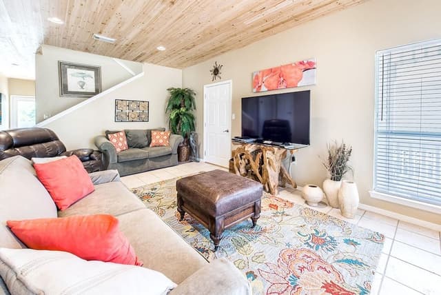 House, Multiple Beds (Crystal Cottage)