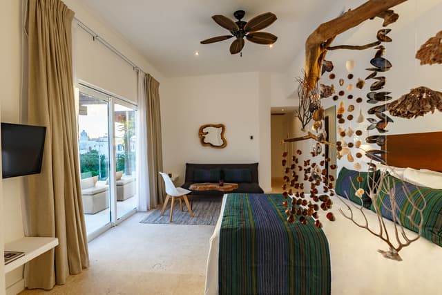 Triple Junior Suite with Terrace and city view