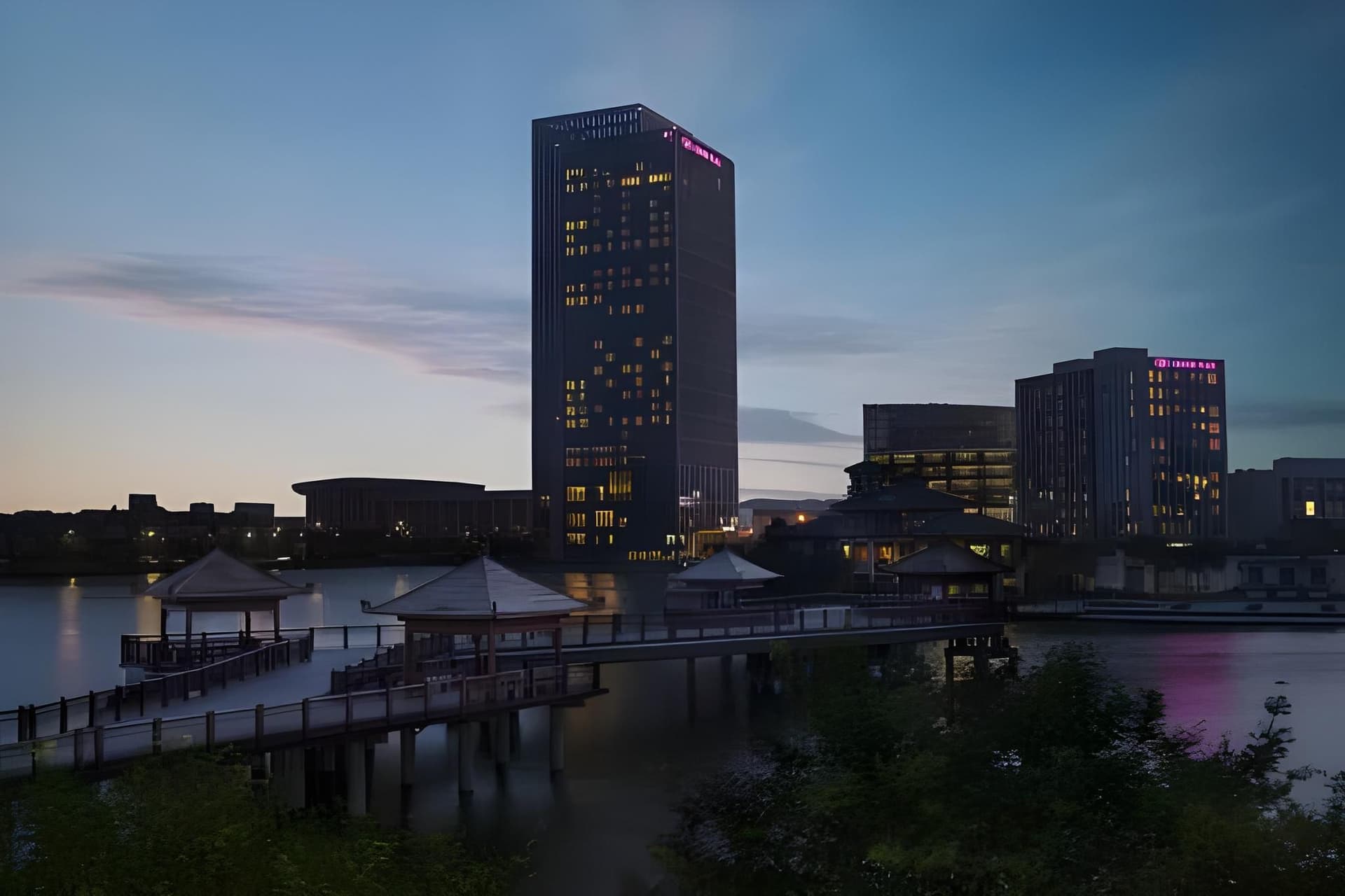 Crowne Plaza Tianjin Meijiangnan Crowne Plaza Tianjin Meijiangnan