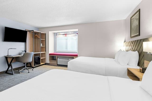 Standard Room, 2 Queen Bed, Accessible, Non Smoking