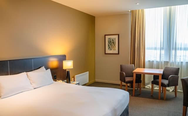 Standard Room, 1 King Bed
