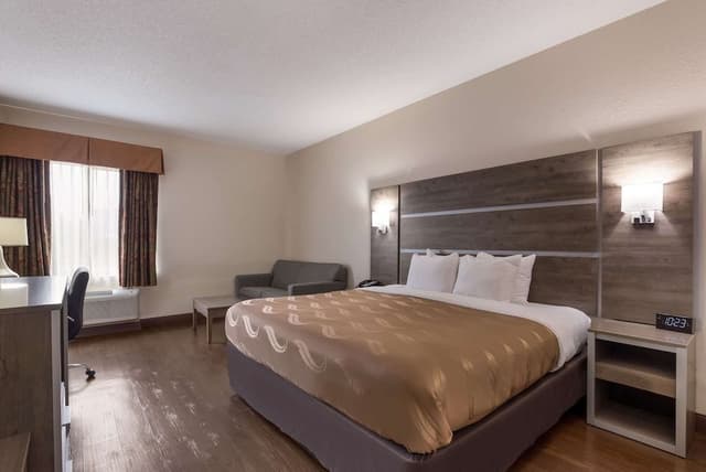 Standard Room, 1 King Bed, Non Smoking