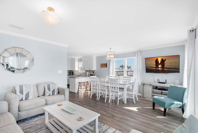 Townhome, Multiple Beds (Pointe of View)