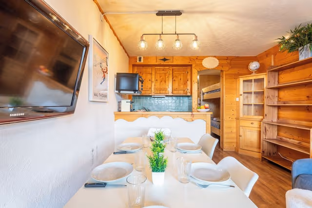 Luxury Apartment, Mountain View
