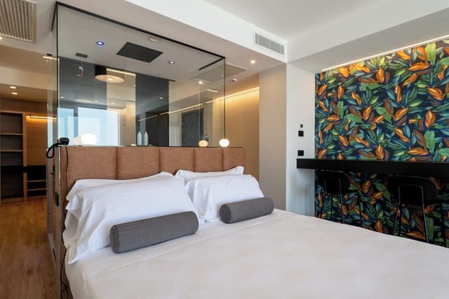 Panoramic Suite with Terrace and hot tub