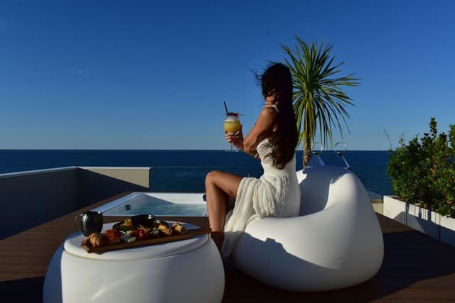 Panoramic Suite with Terrace and hot tub