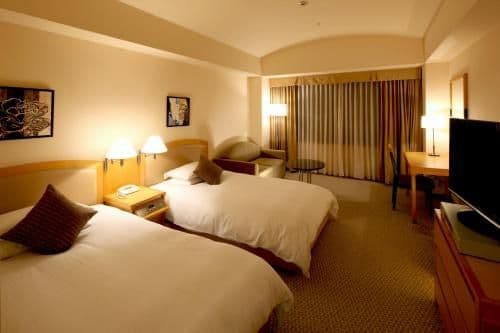 Twin Room - Non-Smoking - High Floor