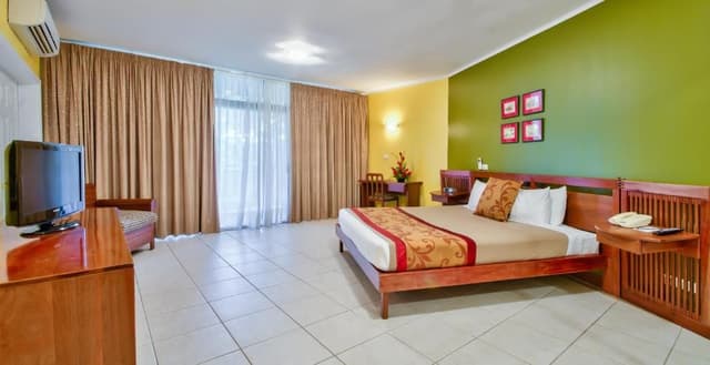 Deluxe Suite
