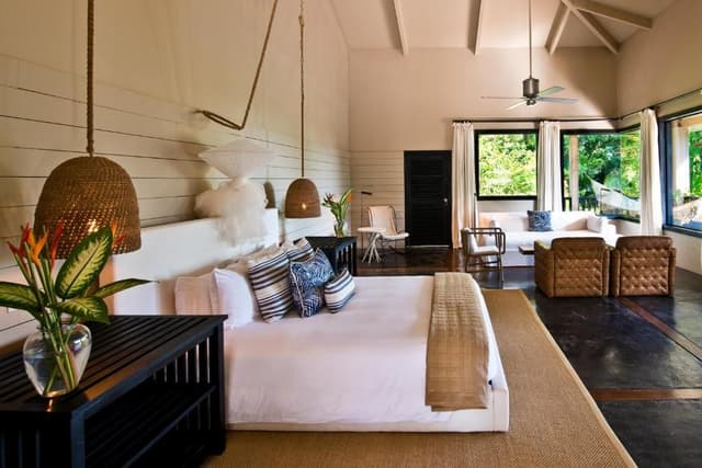 Signature Canopy Suite
