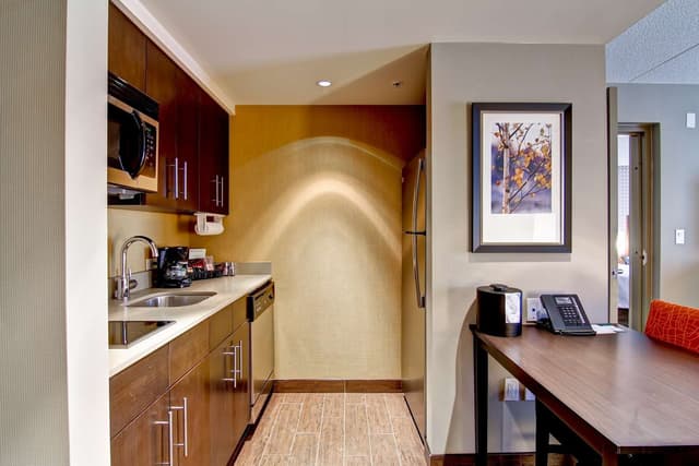 2 KING-2 BEDROOM/2 BATH SUITE-NONSMOK