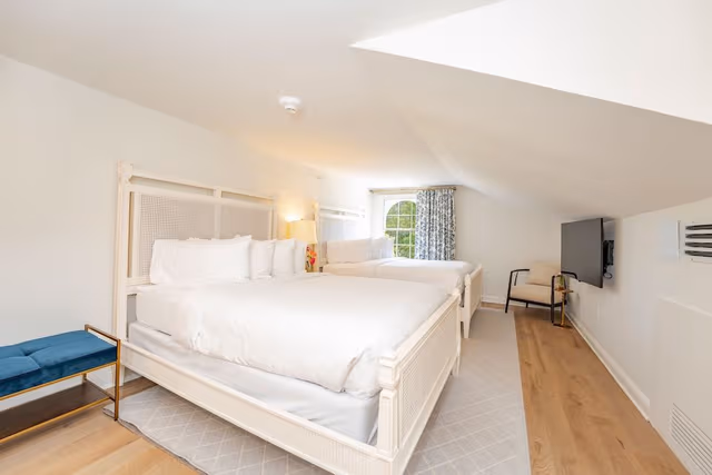 Standard Single Room, 2 Queen Beds
