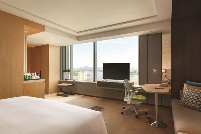 KING ROOM WITH RIVER VIEW