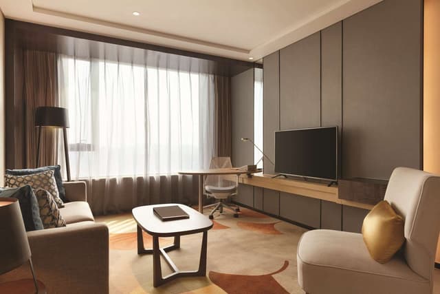 KING ONE BEDROOM SUITE WITH RIVER VIEW