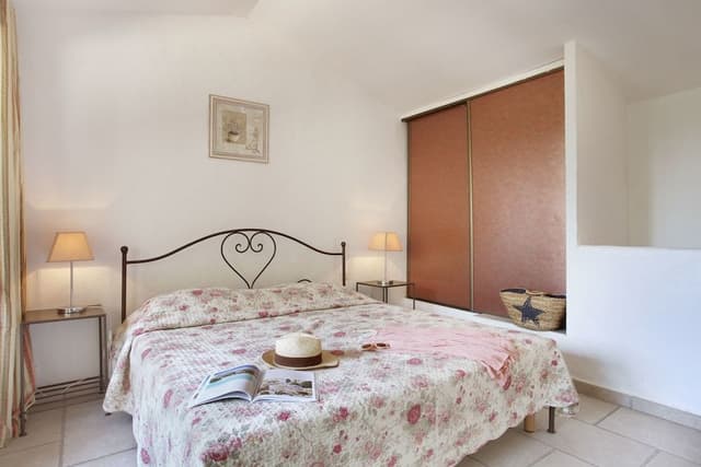 Apartment (4/5 People)