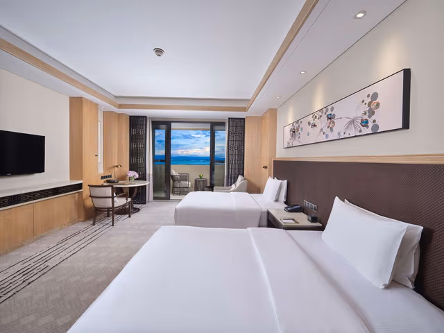 TWIN EXECUTIVE ROOM W/LAKE VIEW-LOUNGE ACCESS