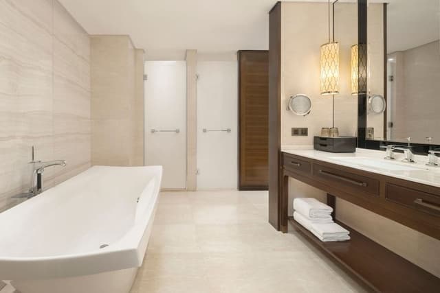 Junior Suite, 1 King Bed