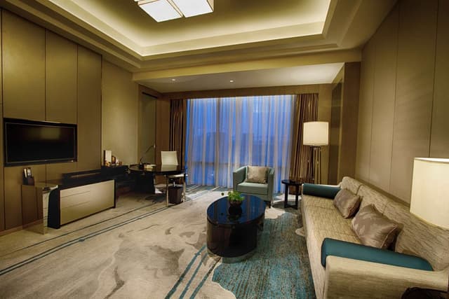 KING ONE BEDROOM SUITE