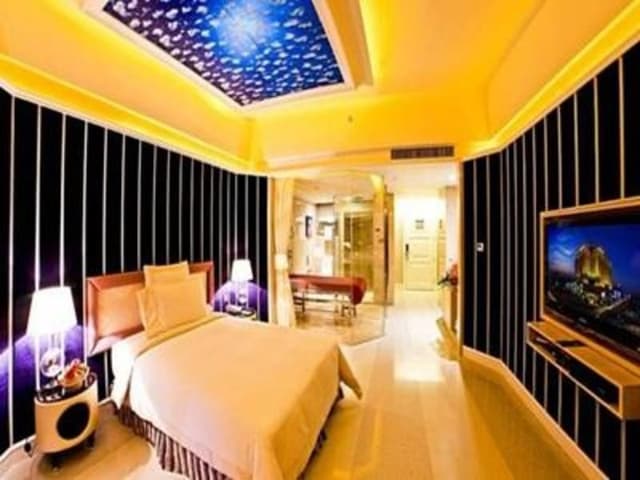 Classic Room without Window