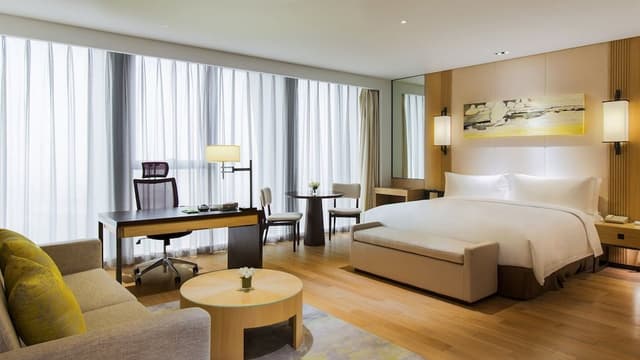 Premium Room, 1 King Bed