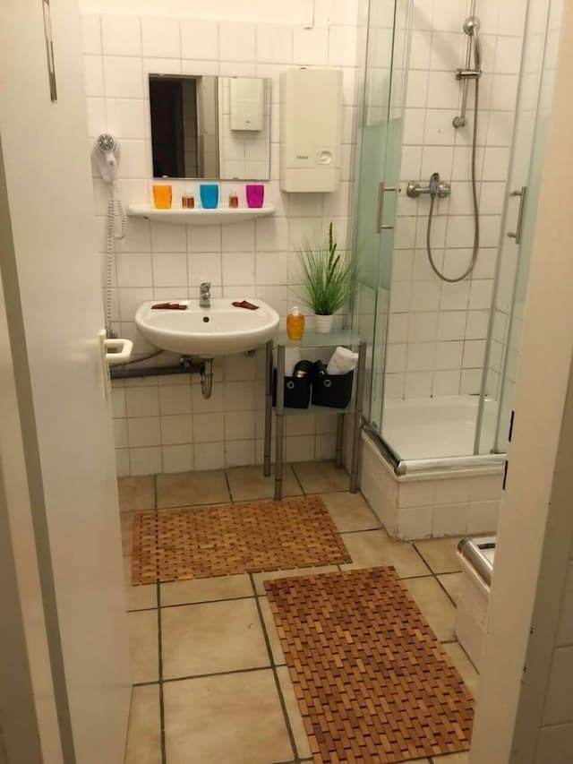 Shared Dormitory, Mixed Dorm, Shared Bathroom